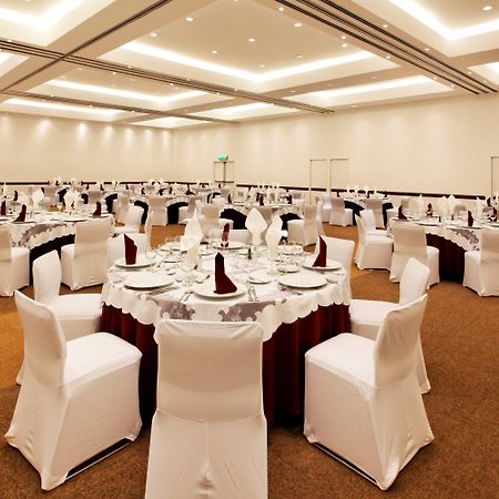 Holiday Inn Mexico City-Plaza Universidad By Ihg Restaurant photo